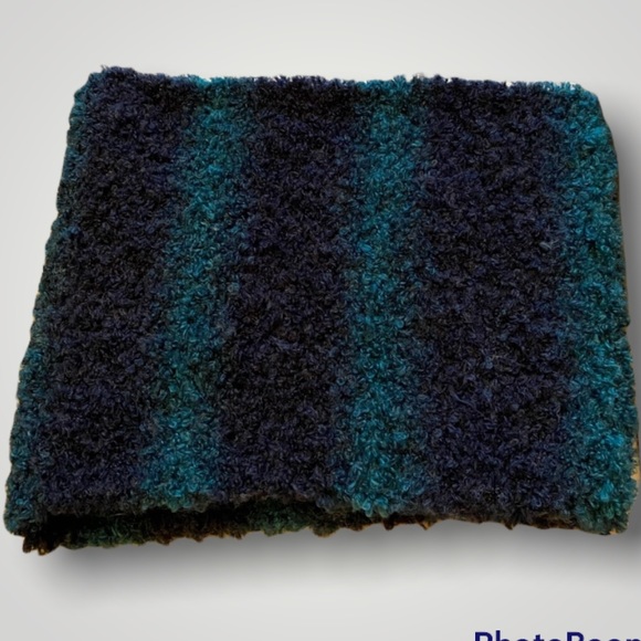 Handmade wool blend snood - Picture 4 of 14